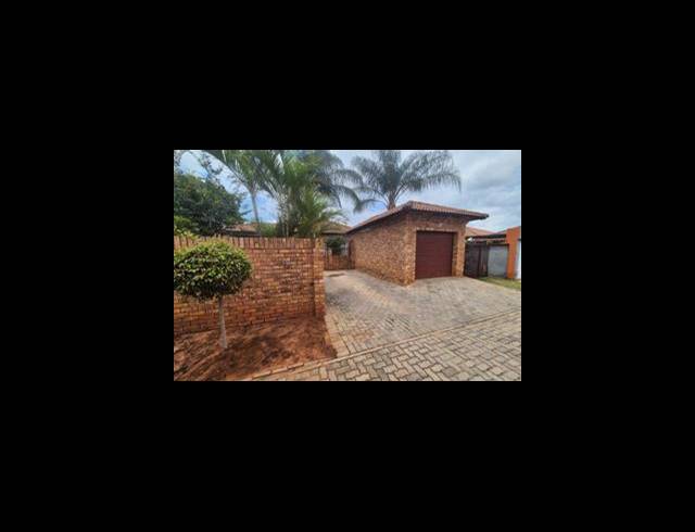 2 BEDROOM HOUSE FOR SALE IN THERESAPARK